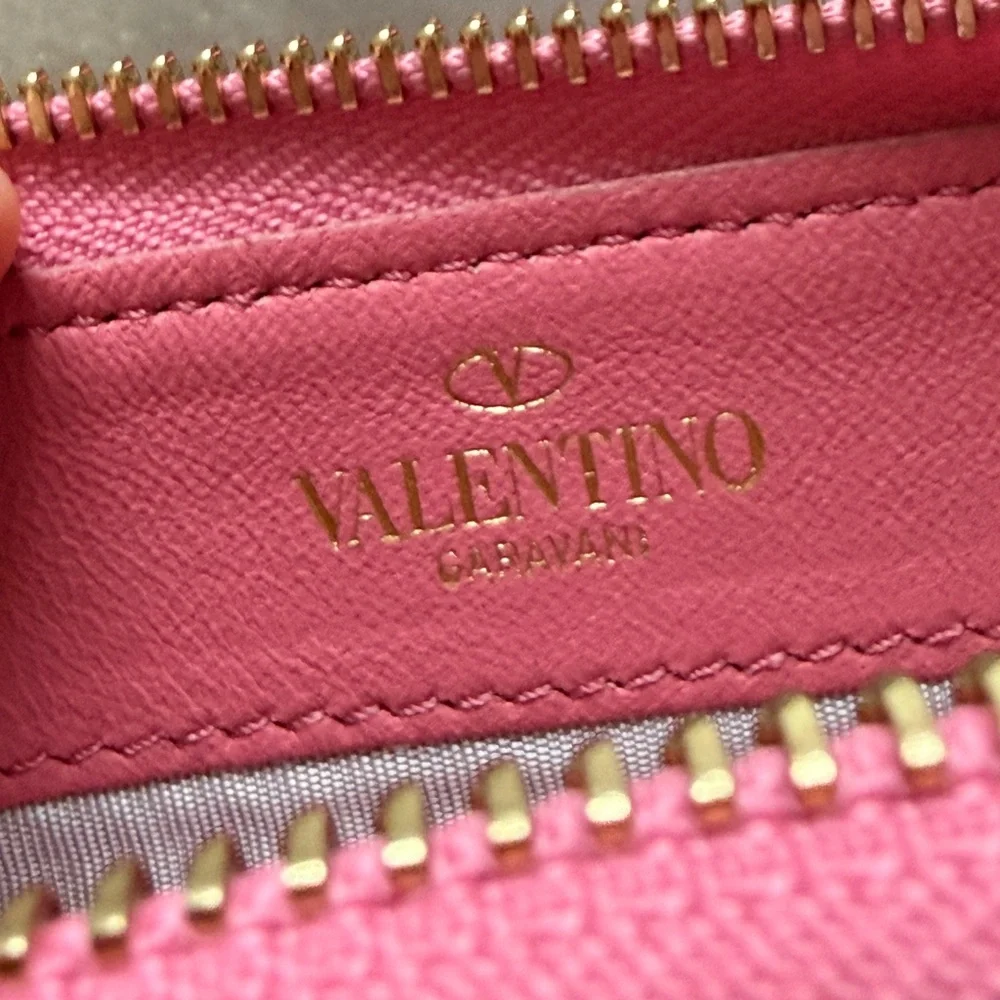 Valentino Garavani Floral Appliqué Wallet - Picture 10 of 16